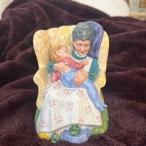 Vintage Royal Doulton "Sweet Dreams" HN2380 Figurine - Peggy Davies